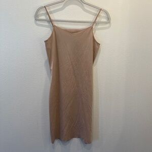 Vanity Fair Women's Nylon/Spandex Nude Stretchy Full Slip Size Large No Seams